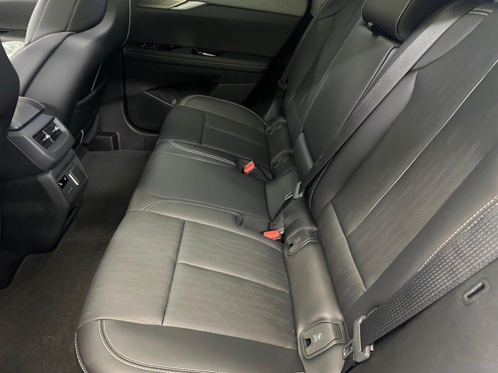 2027 Cadillac OPTIQ Premium Sport - Photo 19