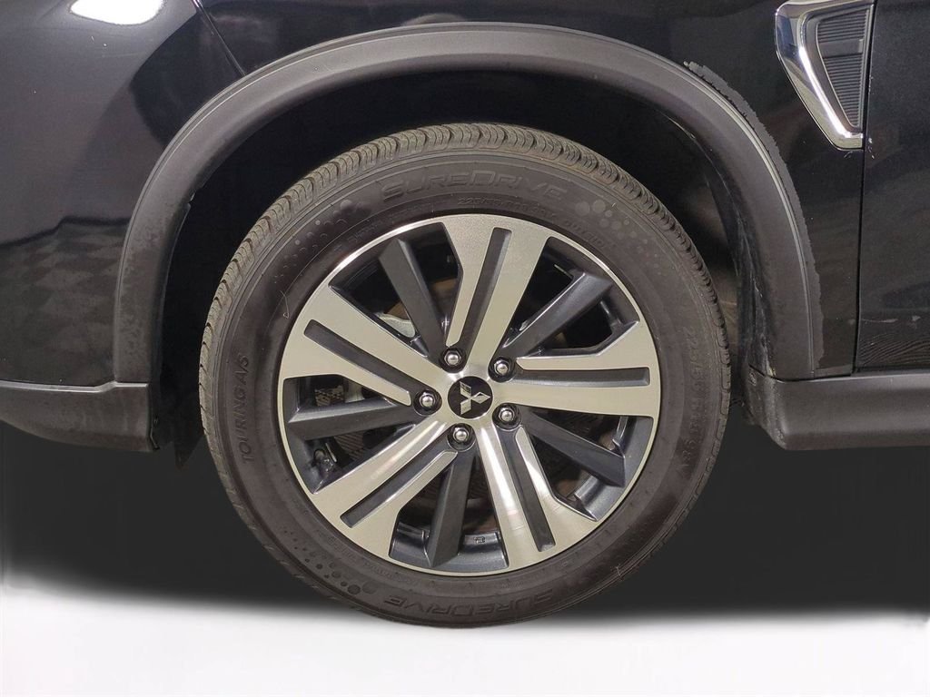 Used 2024  Mitsubishi 2.0 ES image 11