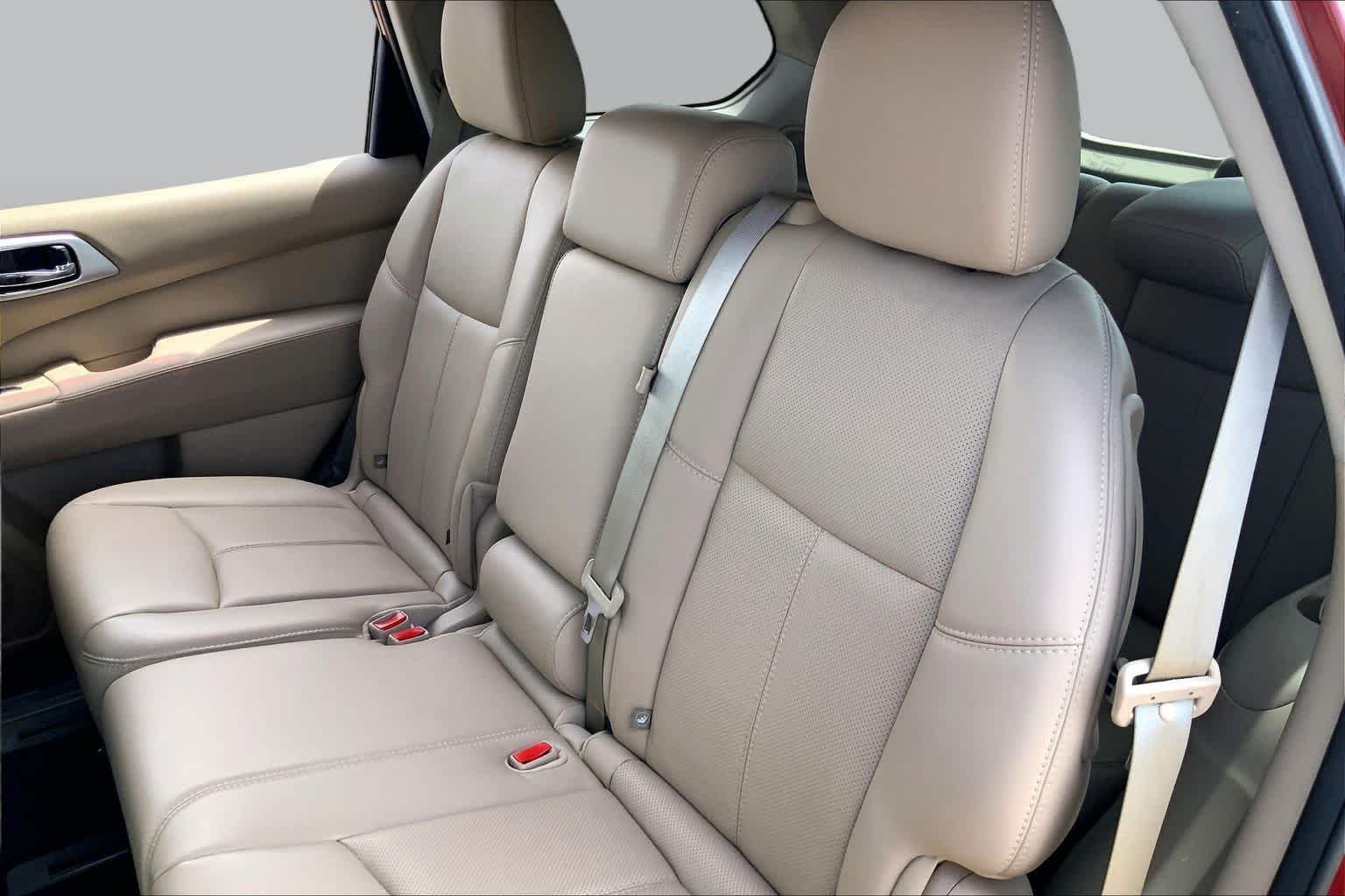 Used 2017 Cayenne Red Metallic Nissan Platinum image 21