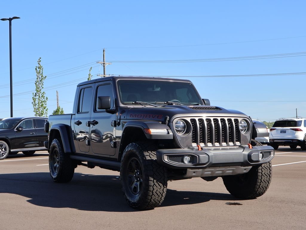 Used 2021 Granite Crystal Metallic Clearcoat Jeep Mojave image 3