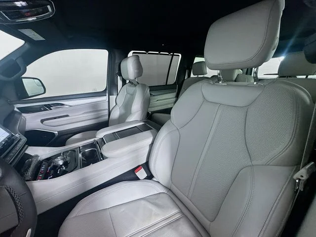 New 2026 High Gloss Black Exterior Paint Jeep Limited Altitude image 21