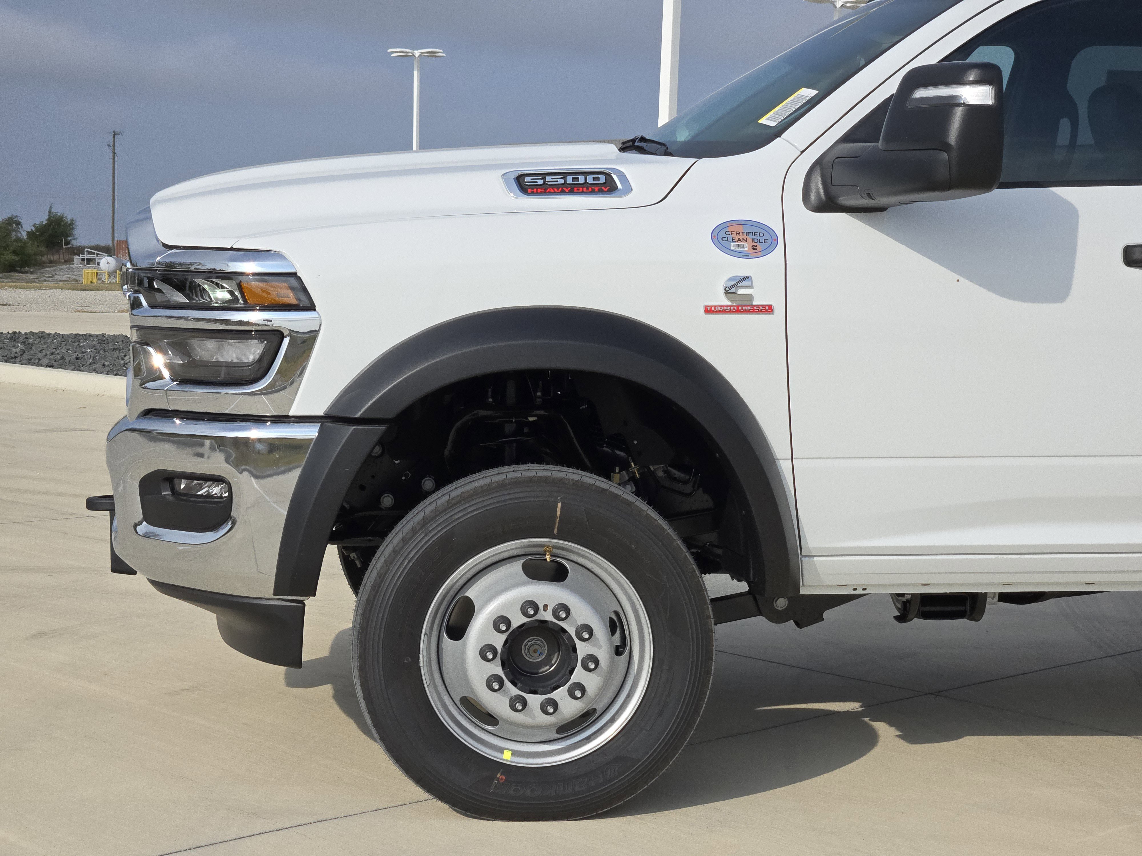 New 2026 Bright White Clear-Coat Exterior Paint RAM Tradesman image 6