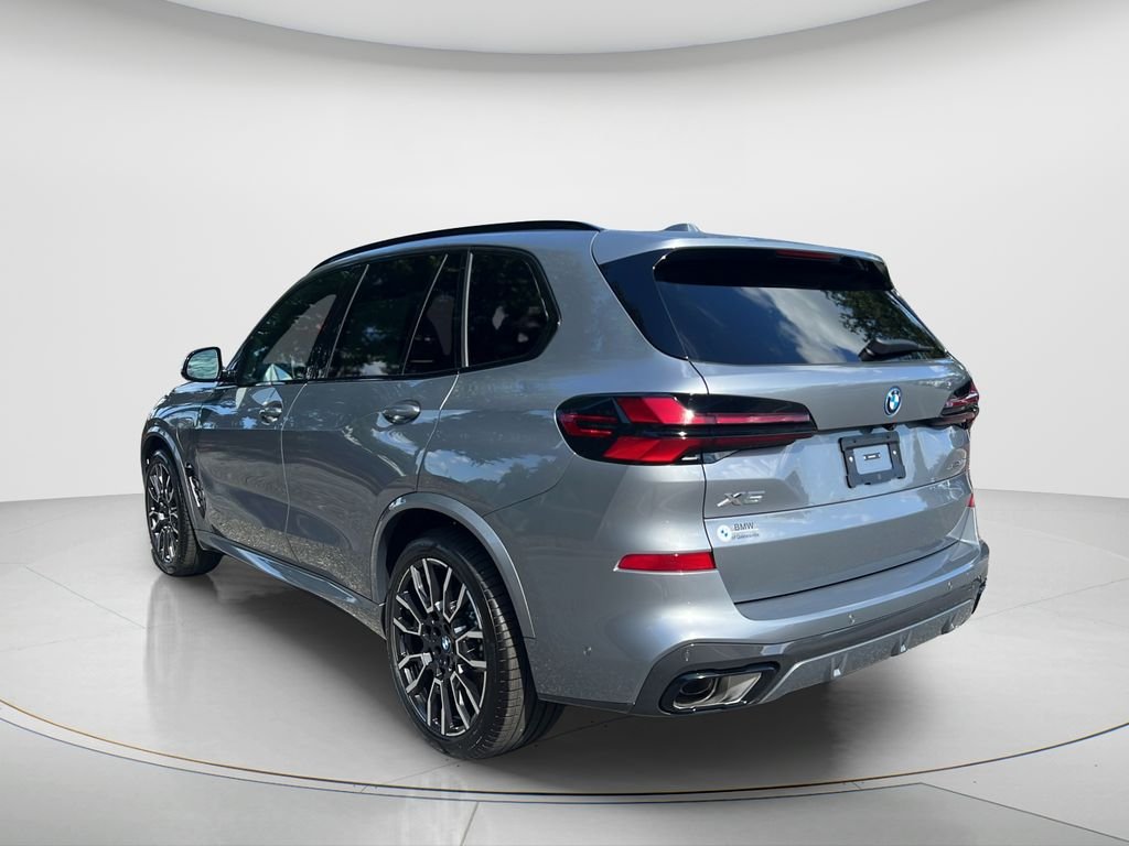New 2026 Skyscraper Grey Metallic BMW xDrive50e image 7