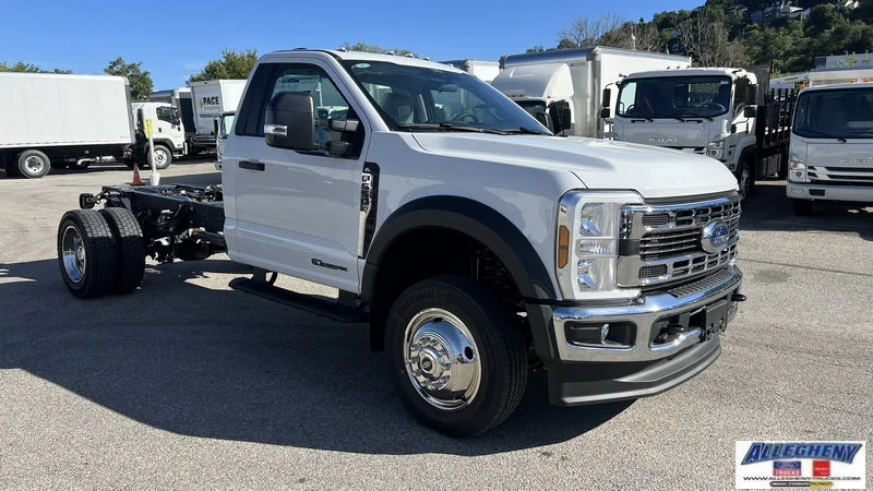 New 2026 Oxford White Ford XL image 4