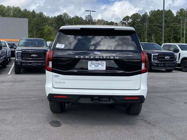 New 2026 Star White Metallic Tri-Coat Ford Active image 4