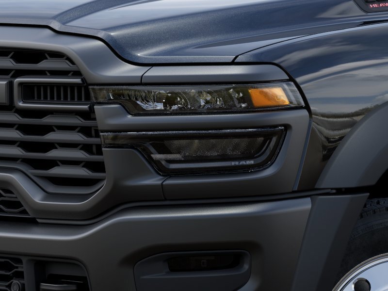 New 2026 Diamond Black Crystal Pearl-Coat Exterior Paint RAM Tradesman image 10