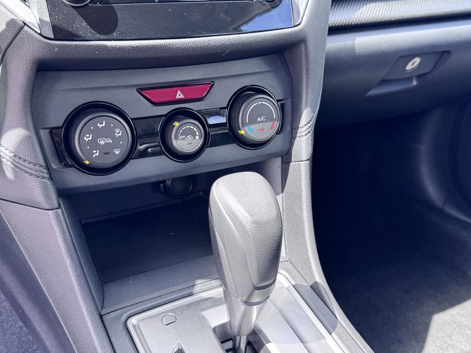 Used 2017 Ice Silver Metallic Subaru Premium image 27