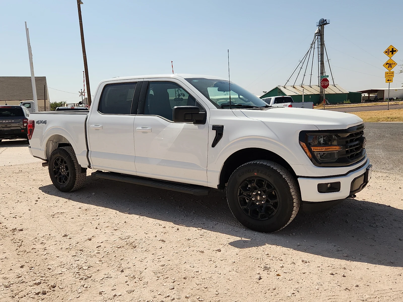New 2026 Oxford White Ford XLT image 8