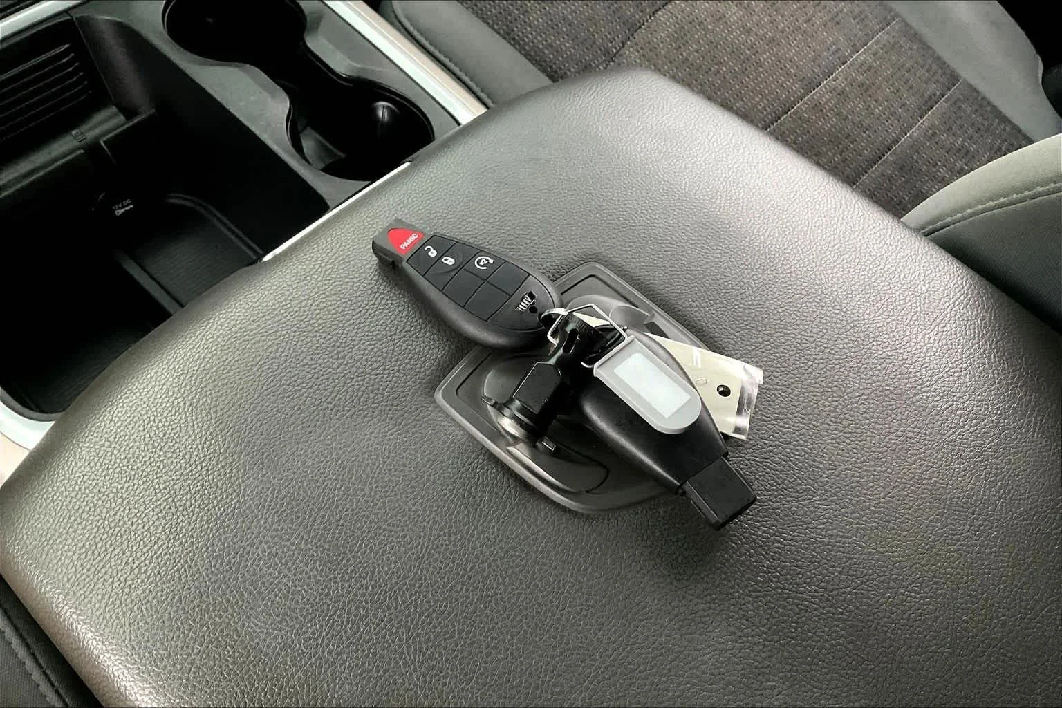 Used 2018 Granite Crystal Metallic Clearcoat Ram SLT image 13