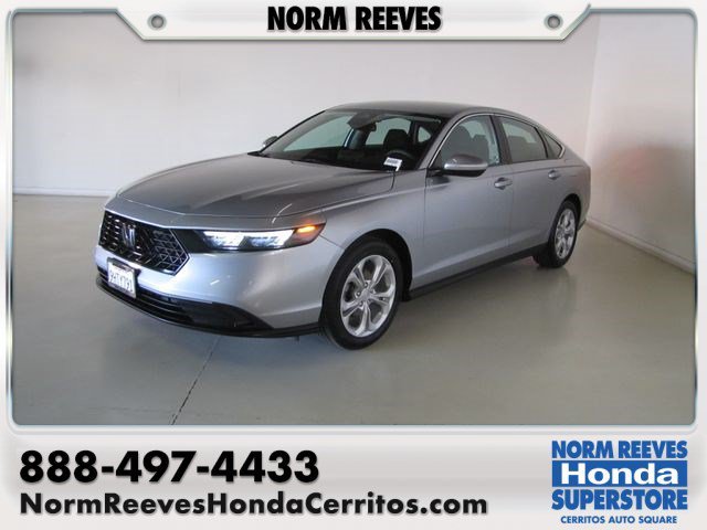 Used 2023 Lunar Silver Metallic Honda LX image 1