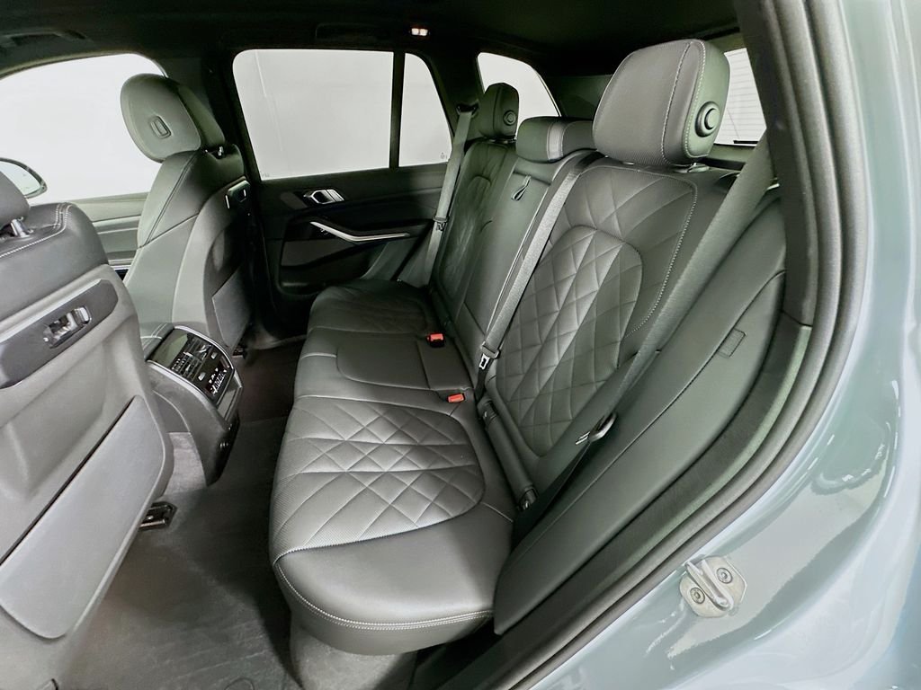 Used 2026 Brooklyn Grey Metallic BMW xDrive40i image 25