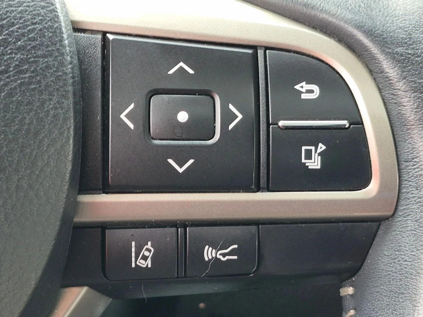 Used 2019 Silver Lining Metallic Lexus RX 350 image 12