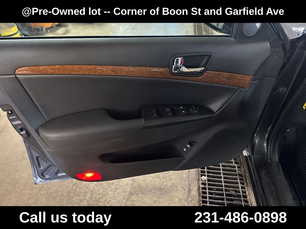 Used 2010 Brown Hyundai Limited image 15