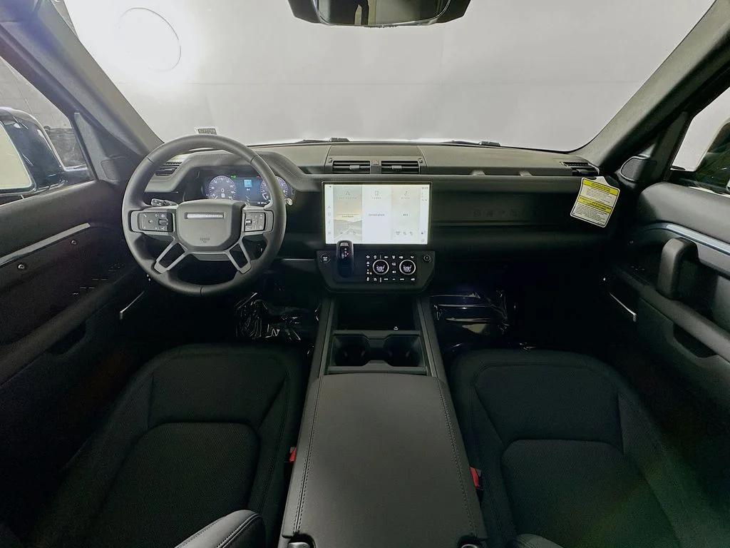 New 2026 Tasman Blue Metallic Land Rover S image 26