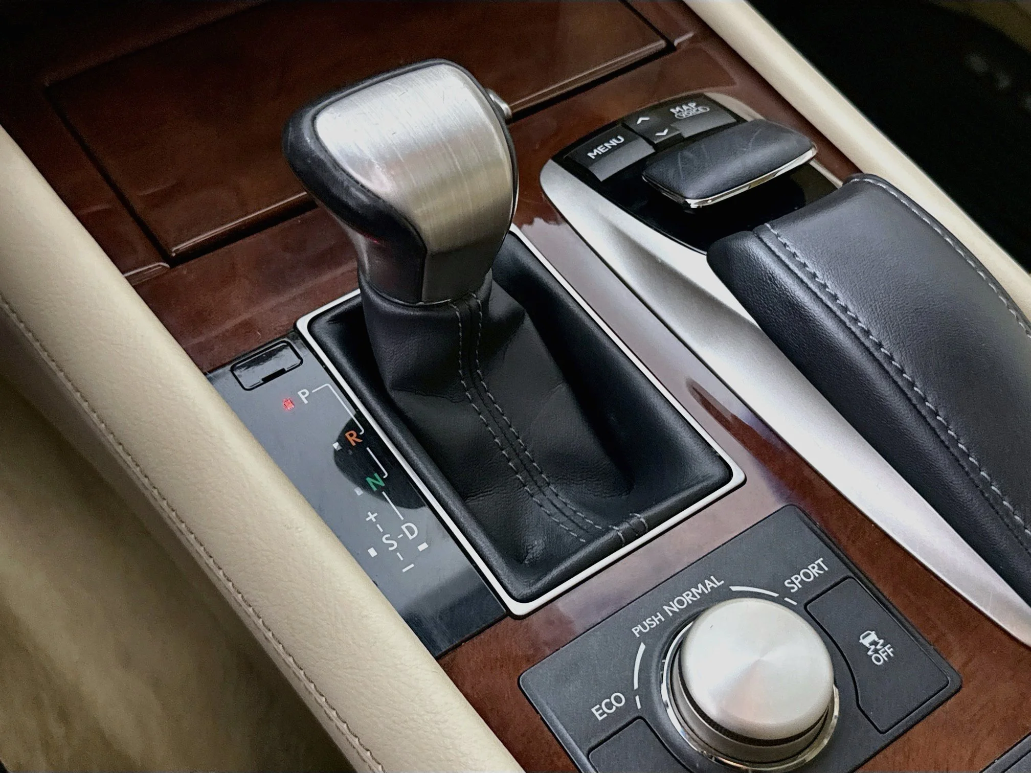 Used 2014 Starfire Pearl Lexus 460 image 19