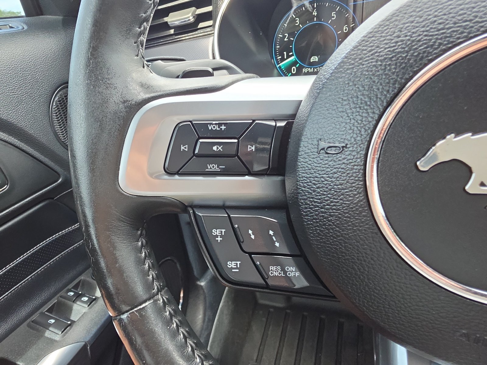 Used 2019 Blue Metallic Ford GT Premium image 22