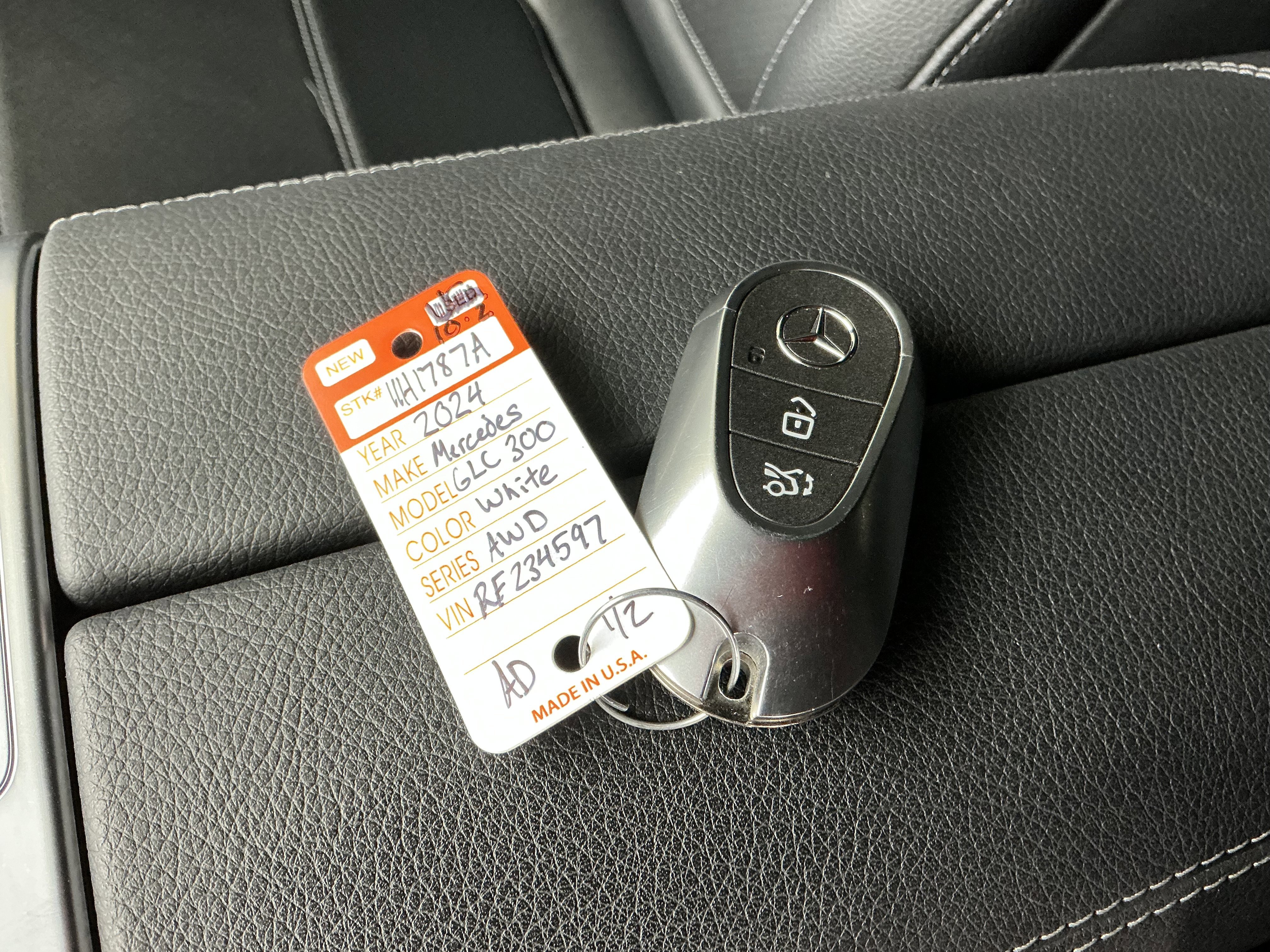 Used 2024 White Mercedes-Benz GLC 300 image 8