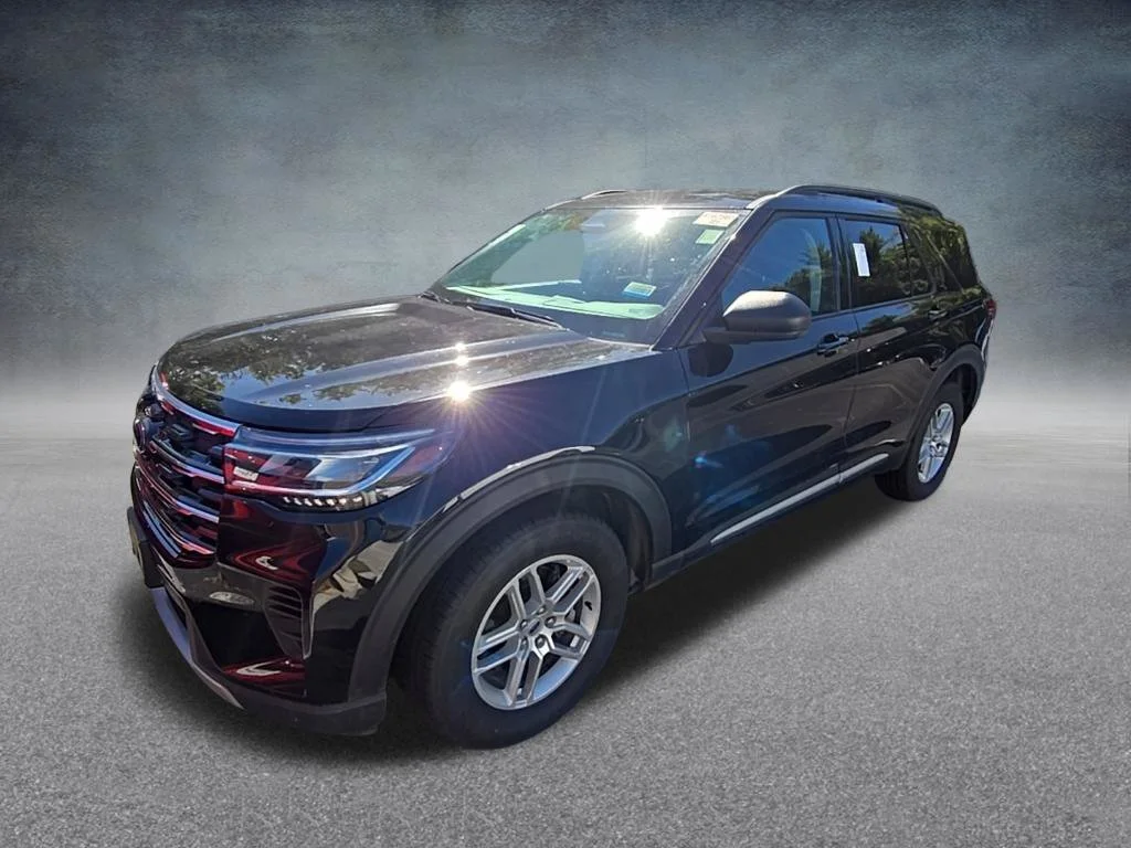 Used 2025 Black Ford Active image 4