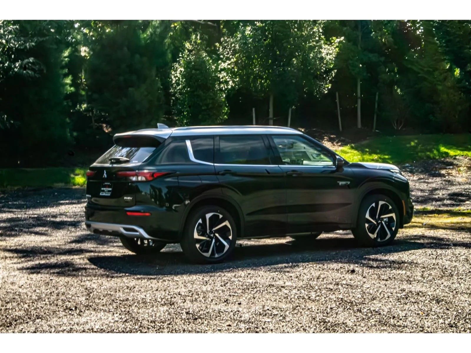 2025 Mitsubishi Outlander Plug-in Hybrid Platinum Edition - Photo 10