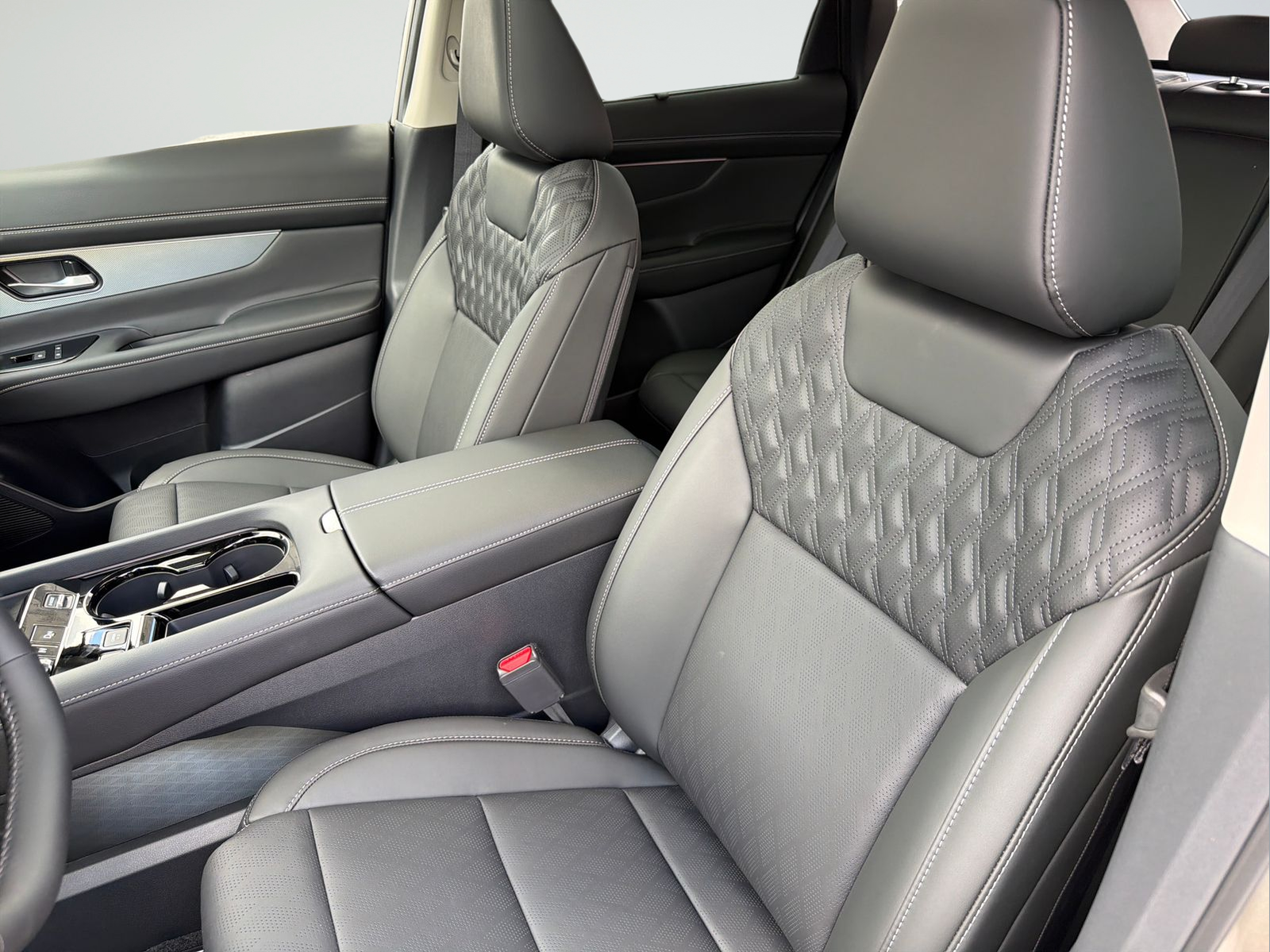 New 2026 Gold Nissan Platinum image 32