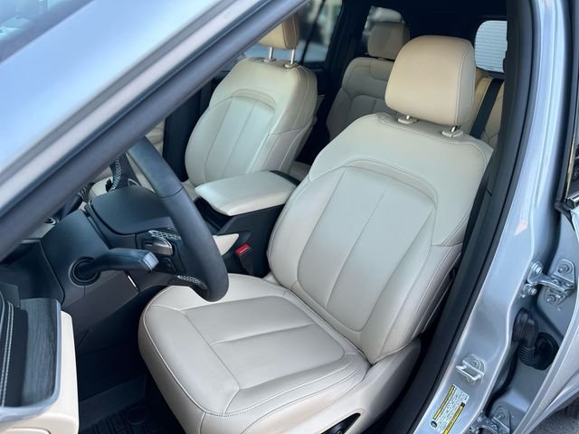 Used 2024 Silver Jeep Limited image 12