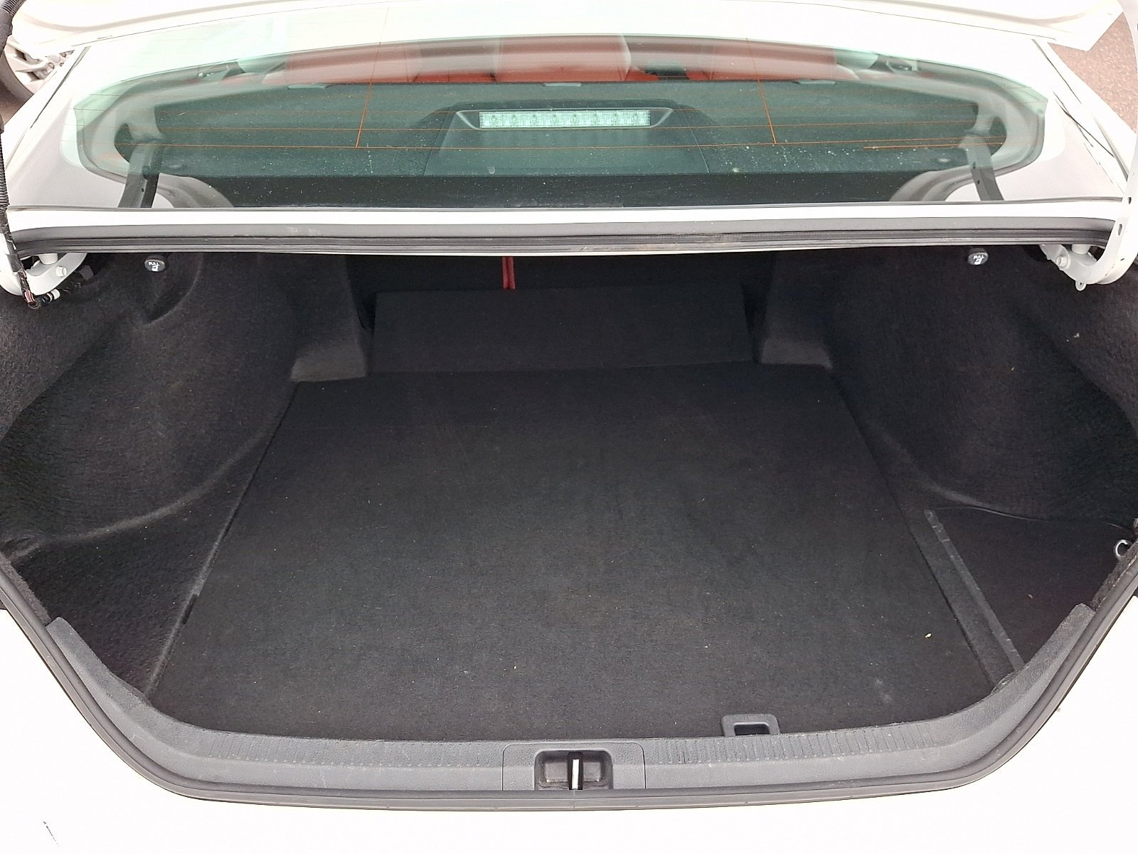 Used 2025 Ice Cap Toyota LE image 28