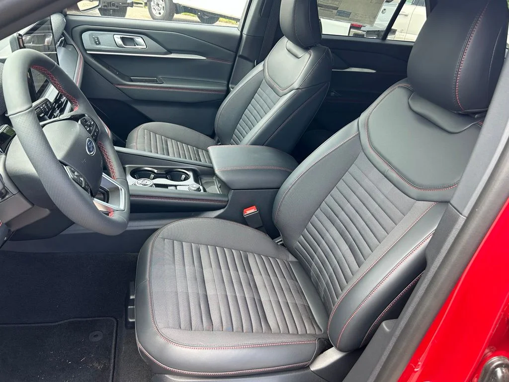 New 2026 Rapid Red Metallic Tinted Clearcoat Ford ST-Line image 10