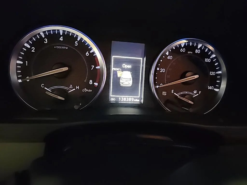 Used 2016 Midnight Black Metallic Toyota XLE image 5