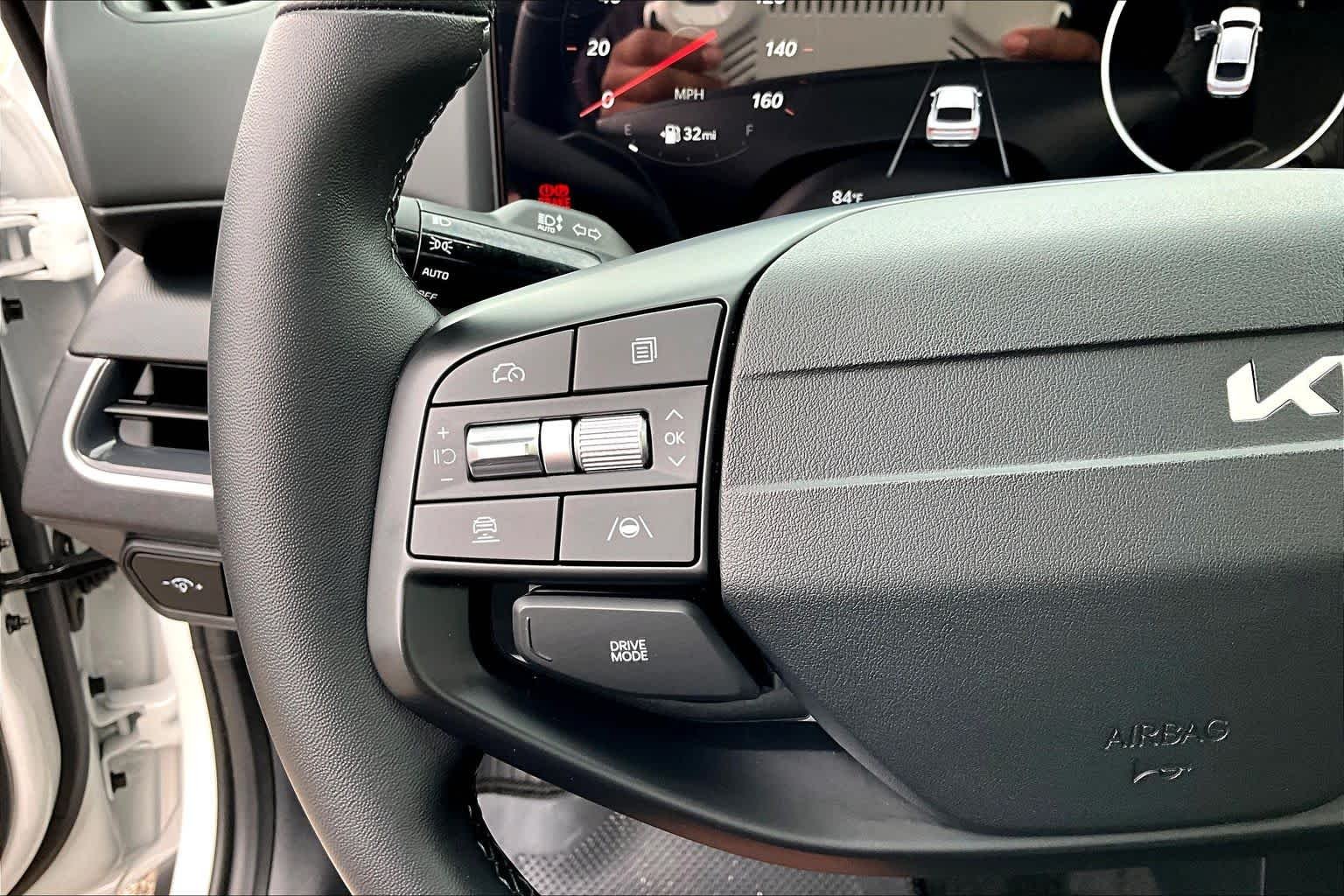 Used 2025 Snow White Pearl Kia EX image 24