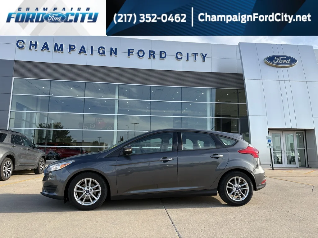 Used 2017 Magnetic Metallic Ford SE image 1