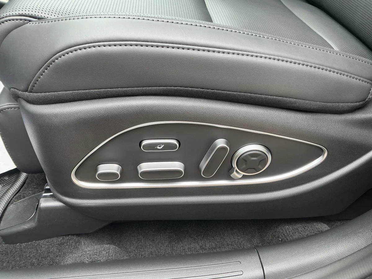 New 2026 Black Hyundai Ultimate Calligraphy image 18