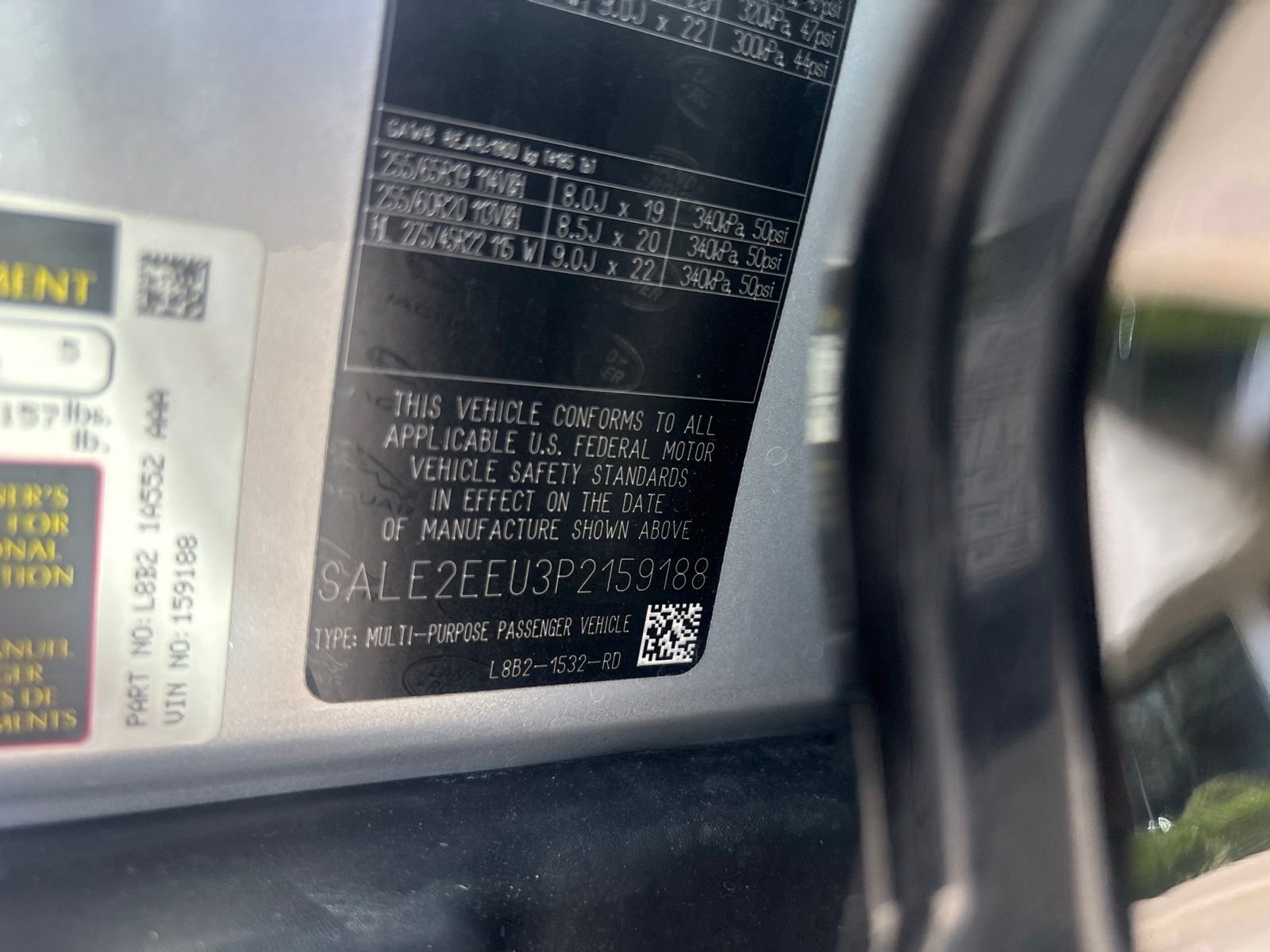 Used 2023 Hakuba Silver Metallic Land Rover X-Dynamic SE image 9