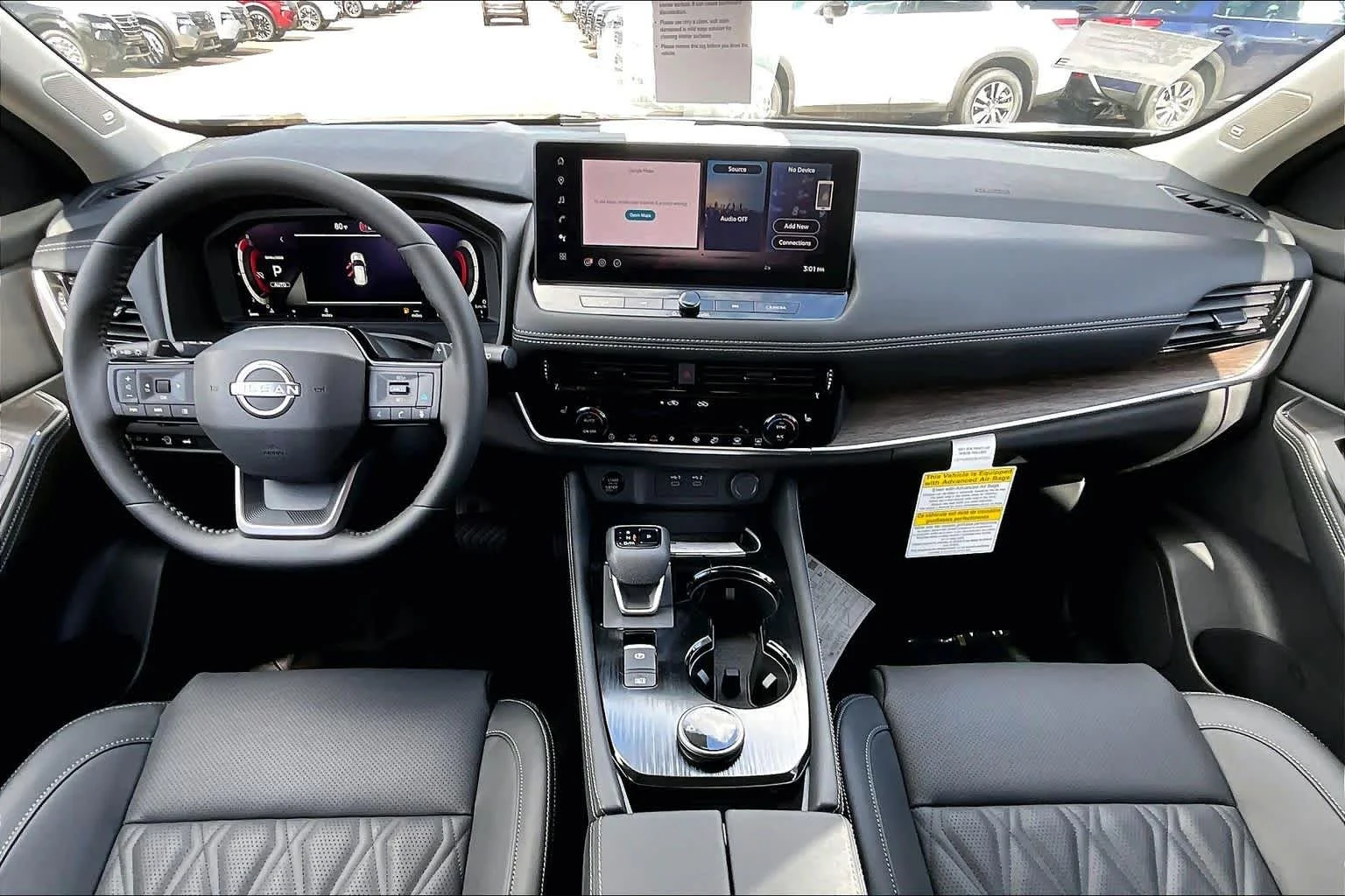 New 2026 Boulder Gray Pearl / Super Black Two-tone Nissan Platinum image 5
