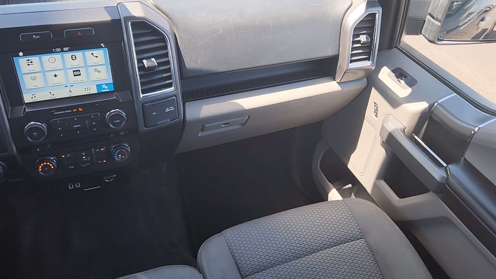 Used 2016 Blue Ford XLT image 6