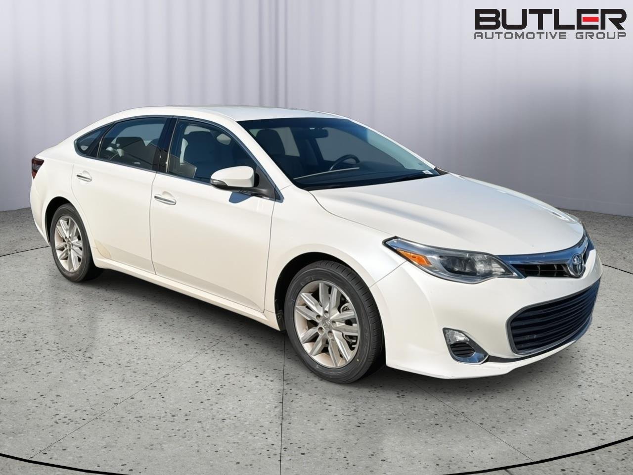 Used 2015 Blizzard Pearl Toyota XLE image 6