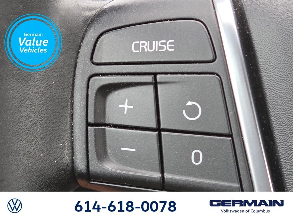 Used 2012  Volvo T5 image 28