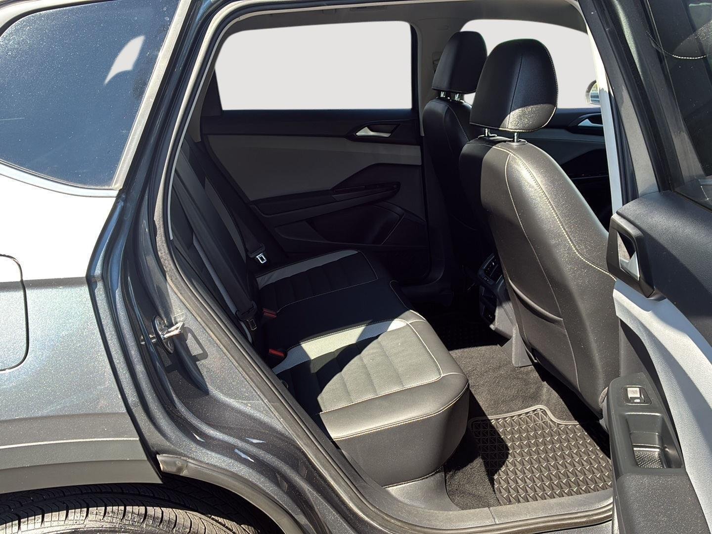 Used 2022 Platinum Gray Metallic Volkswagen SEL image 16
