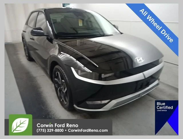 Used 2024 Black Hyundai SEL image 1