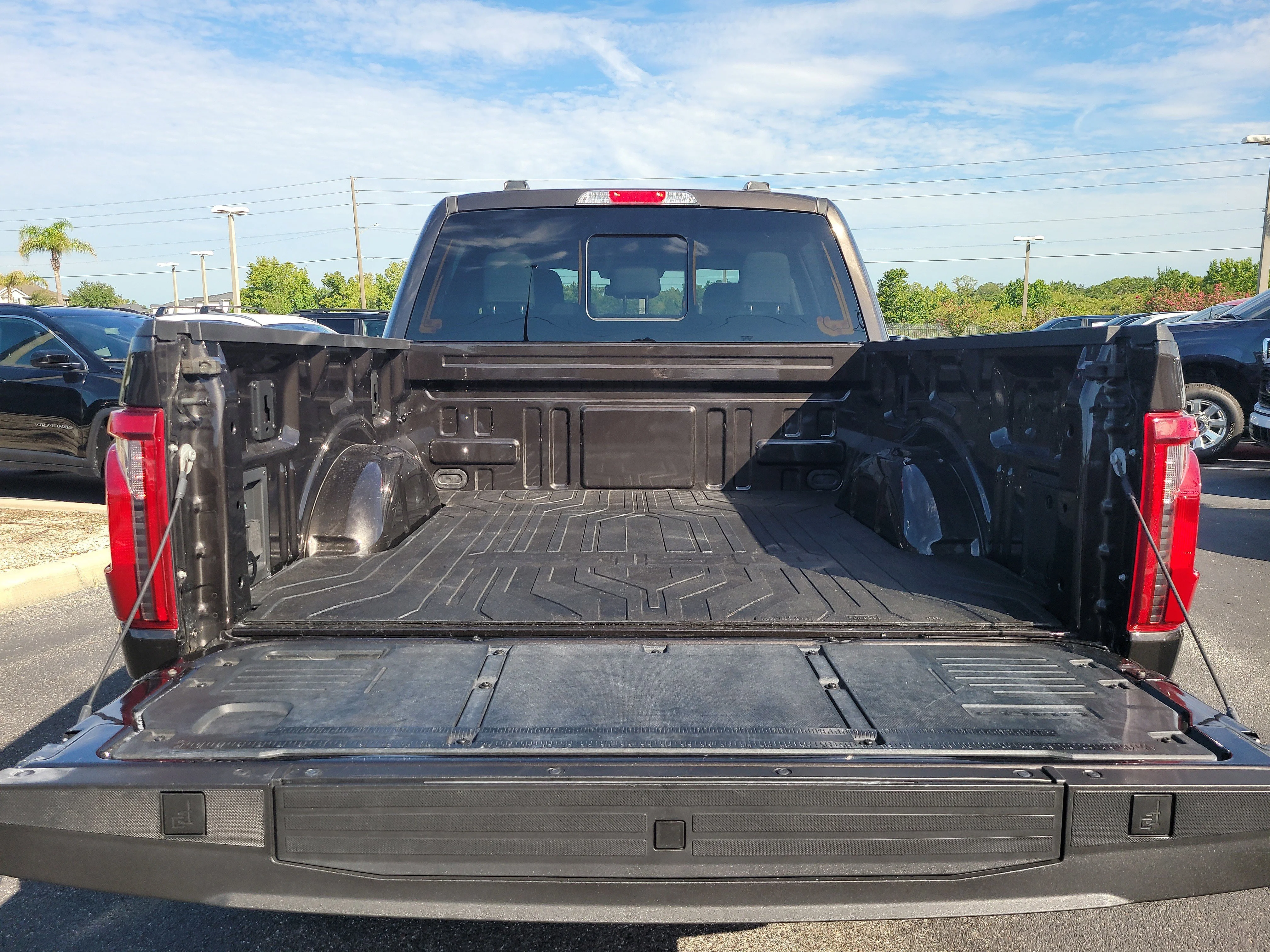 Used 2024 Bronze Metallic Ford XLT image 8