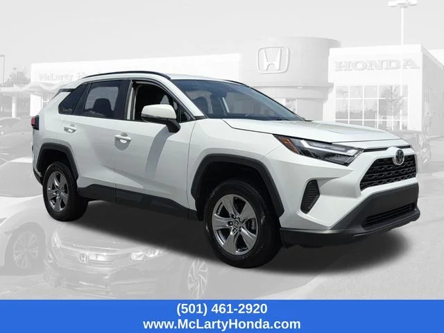 2024 Toyota RAV4 XLE - Photo 7