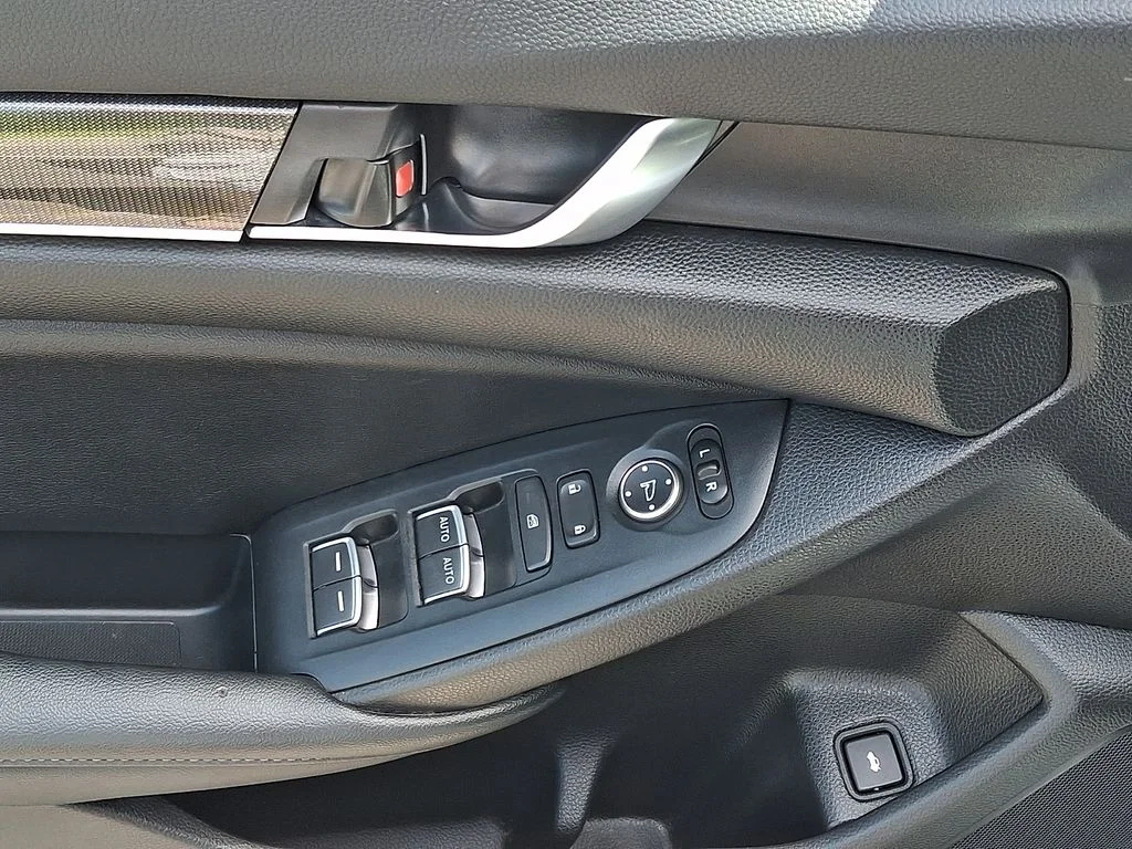 2022 Honda Accord Sport - Photo 12