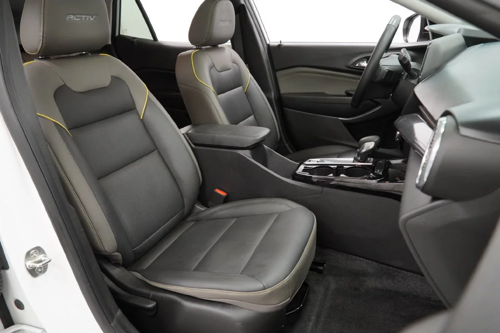 Certified Used 2024 Summit White Chevrolet ACTIV image 32