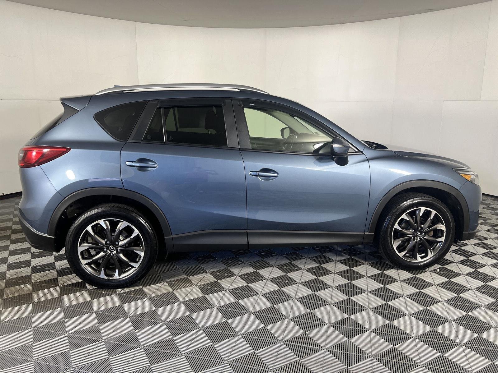 Used 2016 Blue Reflex Mica Mazda Grand Touring image 18
