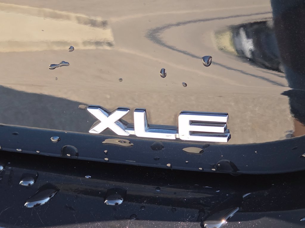 Used 2022 Midnight Black Metallic Toyota Hybrid XLE image 28