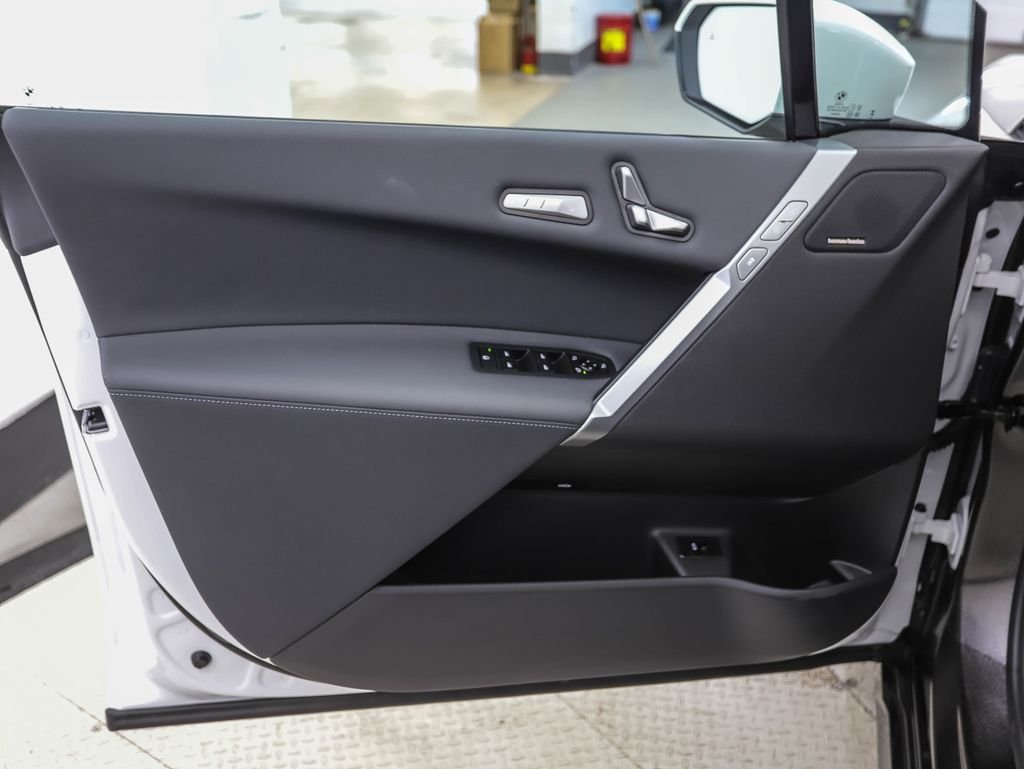 Used 2026 White Metallic BMW xDrive45 image 9