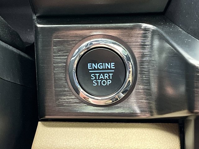 Used 2024 Agate Black Metallic Ford LARIAT image 23