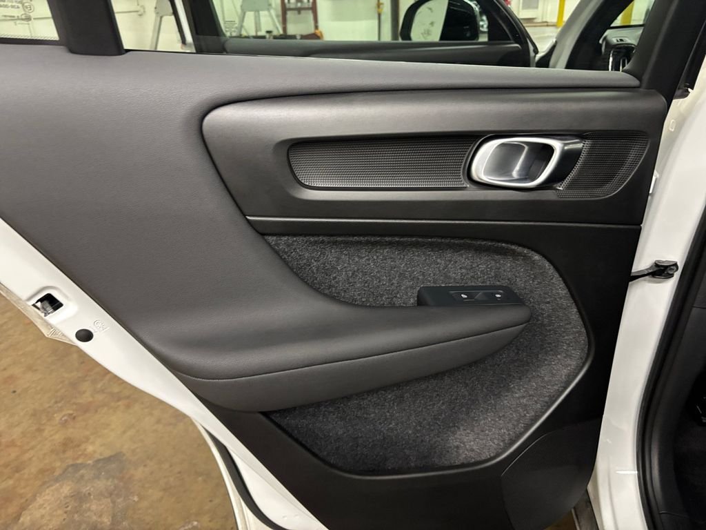 Certified Used 2023 Crystal White Volvo Ultimate image 15