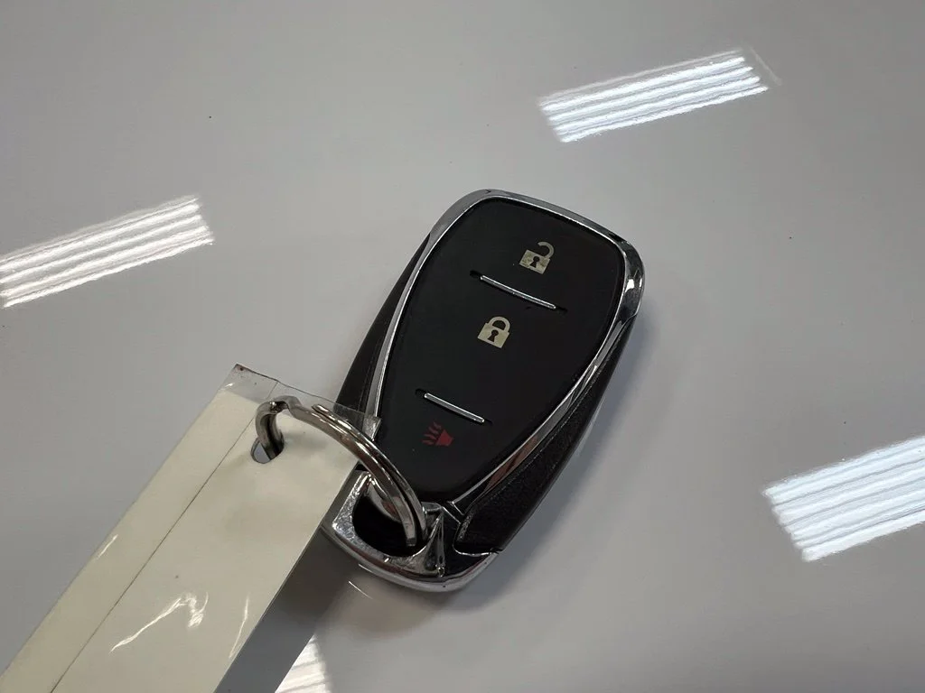 Used 2022 White Chevrolet LT image 34