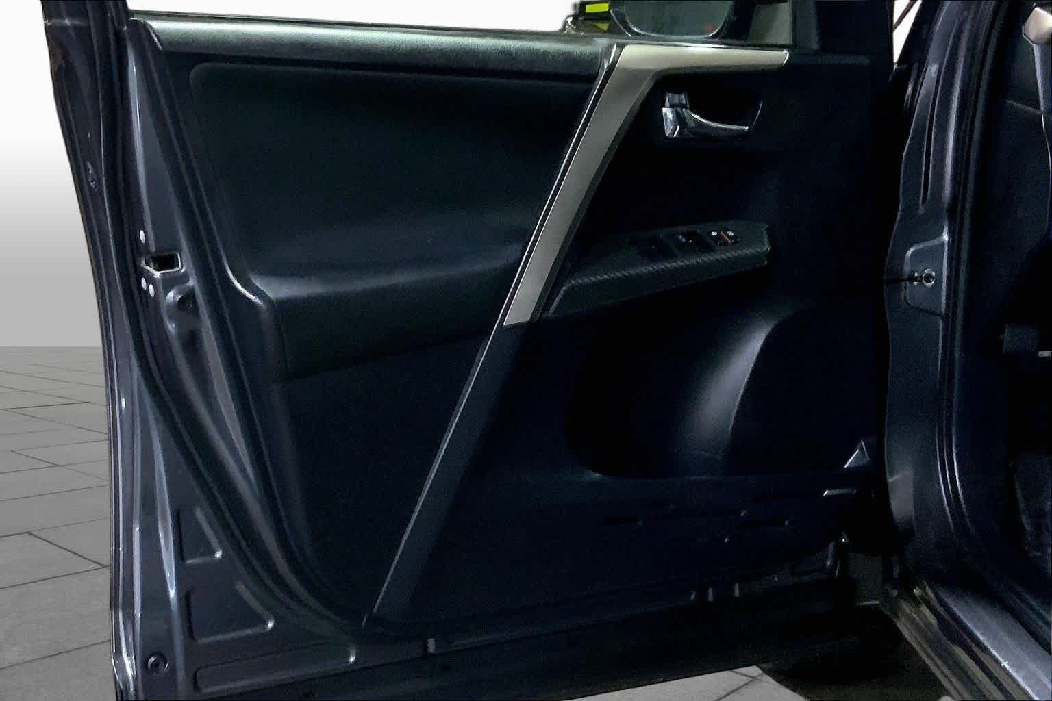 Used 2014 Magnetic Gray Metallic Toyota XLE image 22
