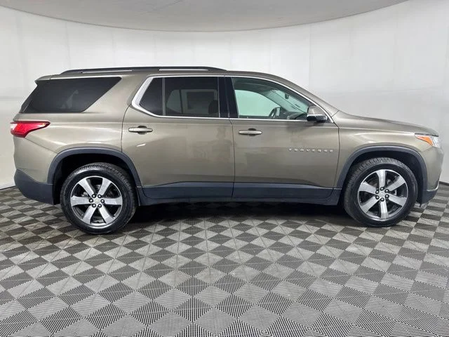 Used 2020 Gray Chevrolet 3LT image 2